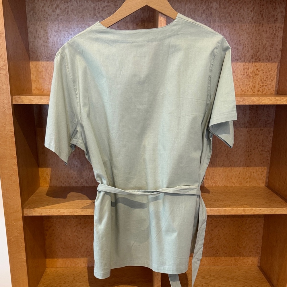 Jonano Eco Scrubs - Organic Cotton Sage Green V-Neck Top - Women’s Large - NWT - Picture 4 of 4